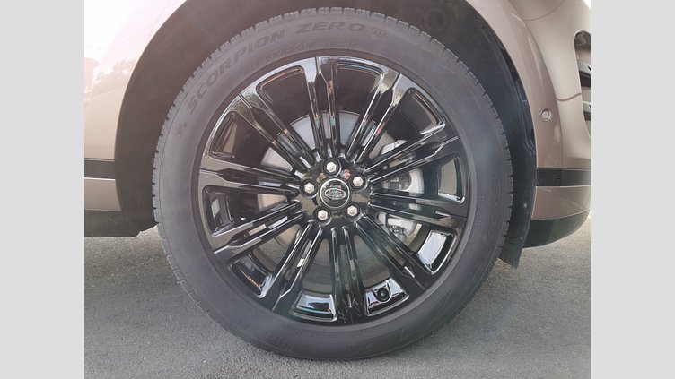 2024 認定中古車 Land Rover Range Rover Evoque コリンシアンブロンズ プラグインハイブリッド（ガソリン） Standard Wheelbase DYNAMIC HSE