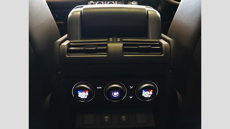 2023 認定中古車 Land Rover Defender 110 サントリーニブラック P525 AWD (AT) V8