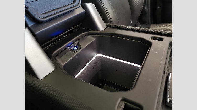 2023 認定中古車 Land Rover Defender 110 サントリーニブラック P525 AWD (AT) V8