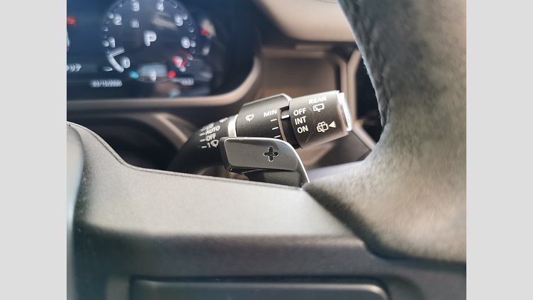 2023 認定中古車 Land Rover Defender 110 サントリーニブラック P525 AWD (AT) V8