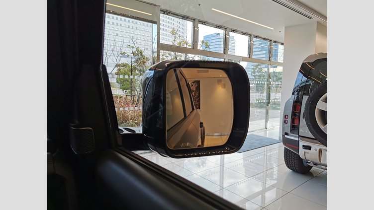 2023 認定中古車 Land Rover Defender 110 サントリーニブラック P525 AWD (AT) V8