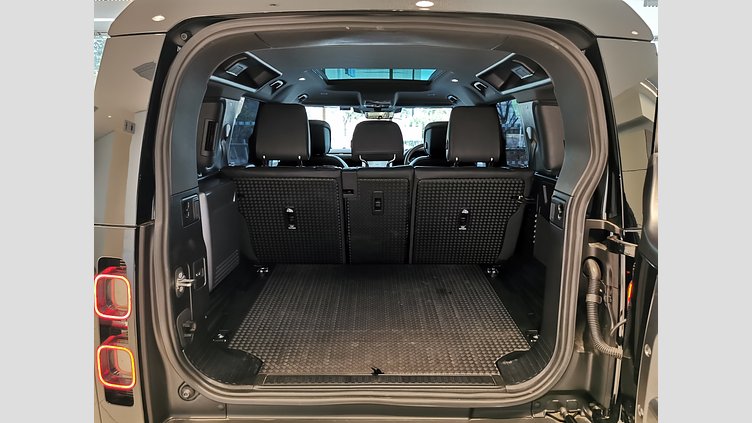 2023 認定中古車 Land Rover Defender 110 サントリーニブラック P525 AWD (AT) V8