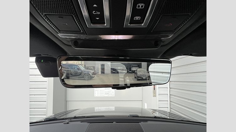 2024 認定中古車 Land Rover Defender 110 シリコンシルバー D350 ディーゼルマイルドハイブリッド X-DYNAMIC SE D350 HAKUBA EDITION AWD（AT）