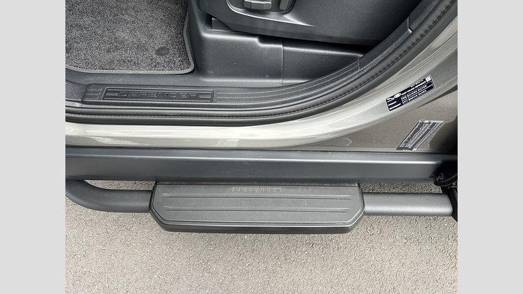 2024 認定中古車 Land Rover Defender 110 シリコンシルバー D350 ディーゼルマイルドハイブリッド X-DYNAMIC SE D350 HAKUBA EDITION AWD（AT）