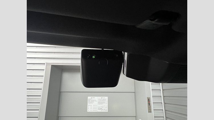 2024 認定中古車 Land Rover Defender 110 シリコンシルバー D350 ディーゼルマイルドハイブリッド X-DYNAMIC SE D350 HAKUBA EDITION AWD（AT）