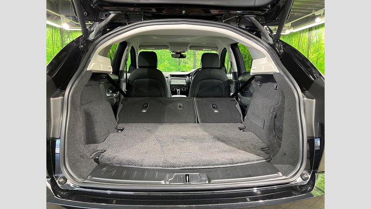 2018 認定中古車 Jaguar E-Pace サントリーニ ブラック D180 オートマチック全輪駆動 SE