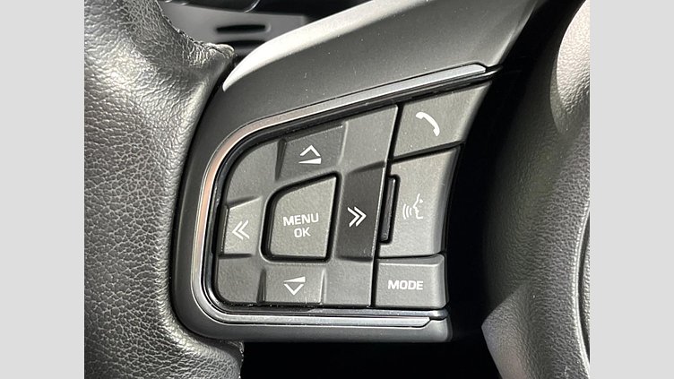 2018 認定中古車 Jaguar E-Pace サントリーニ ブラック D180 オートマチック全輪駆動 SE