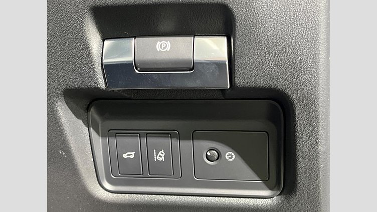 2018 認定中古車 Jaguar E-Pace サントリーニ ブラック D180 オートマチック全輪駆動 SE