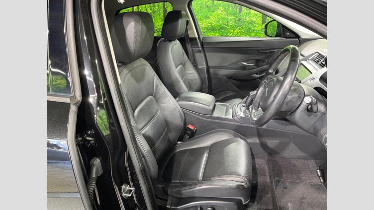 2018 認定中古車 Jaguar E-Pace サントリーニ ブラック D180 オートマチック全輪駆動 SE