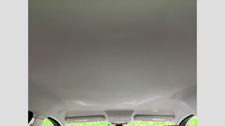 2018 認定中古車 Jaguar E-Pace サントリーニ ブラック D180 オートマチック全輪駆動 SE