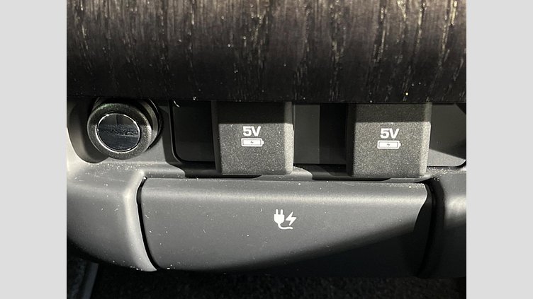 2019 認定中古車 Land Rover Range Rover Sport サントリーニブラック 3.0リッターTDV6ディーゼル（258 PS） HSE