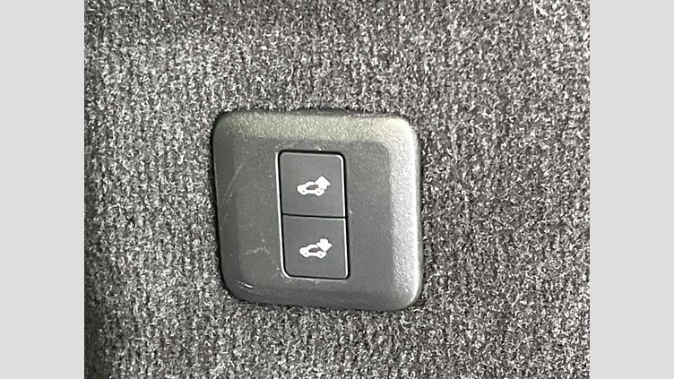 2019 認定中古車 Land Rover Range Rover Sport サントリーニブラック 3.0リッターTDV6ディーゼル（258 PS） HSE