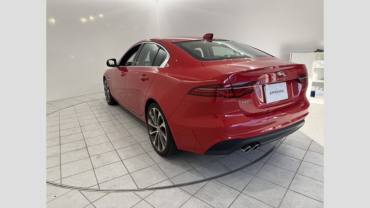 2019 認定中古車 Jaguar XE カルデラレッド D180 RWD AUTOMATIC S D180