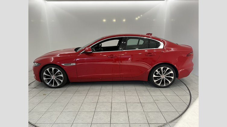 2019 認定中古車 Jaguar XE カルデラレッド D180 RWD AUTOMATIC S D180