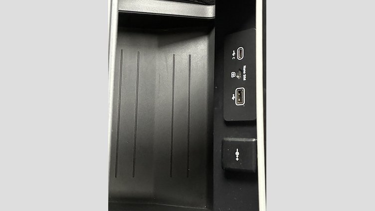 2020 認定中古車 Land Rover Defender 110 Gondwana Stone 2.0 litre i4P Petrol SE