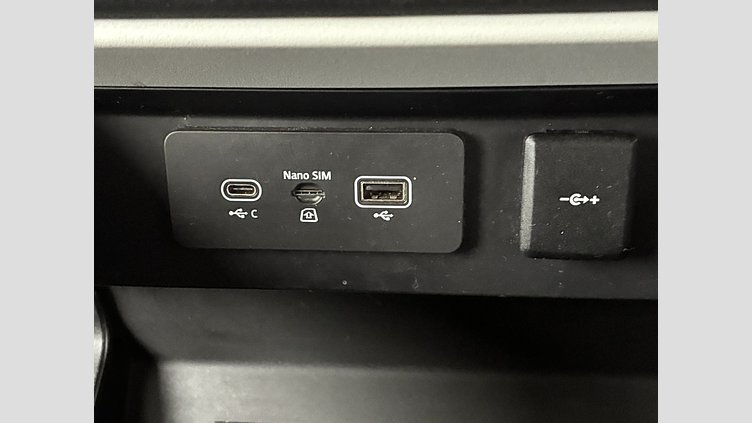 2020 認定中古車 Land Rover Defender 110 Gondwana Stone 2.0 litre i4P Petrol SE