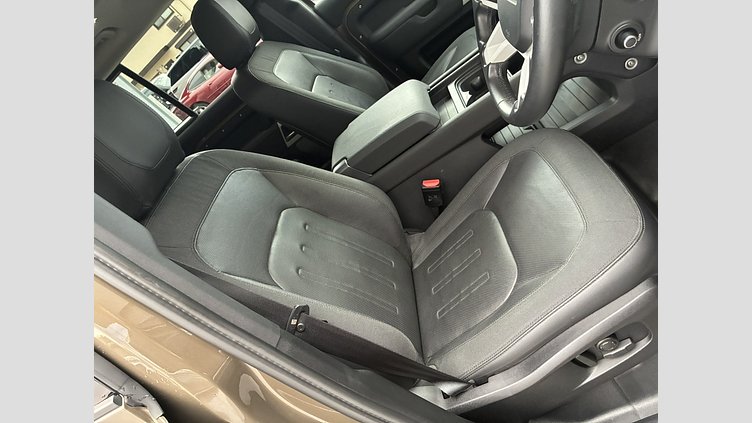 2020 認定中古車 Land Rover Defender 110 Gondwana Stone 2.0 litre i4P Petrol SE