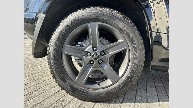 2025 認定中古車 Land Rover Defender 110 サントリーニブラック P300 ガソリン X-Dynamic SE