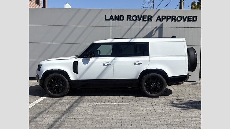 2025 認定中古車 Land Rover Defender 130 フジホワイト D350 ディーゼルマイルドハイブリッド Outbound