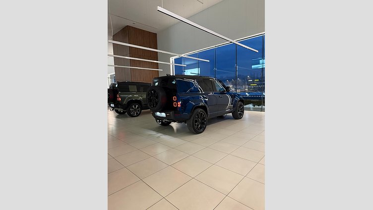 2026 Novo vozilo Land Rover Defender 110 Sargasso Blue P635 Petrol V8 Mild Hybrid OCTA