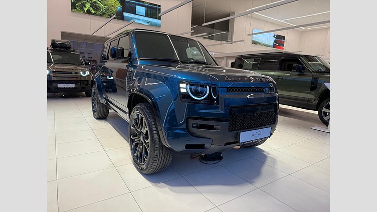 2026 Novo vozilo Land Rover Defender 110 Sargasso Blue P635 Petrol V8 Mild Hybrid OCTA