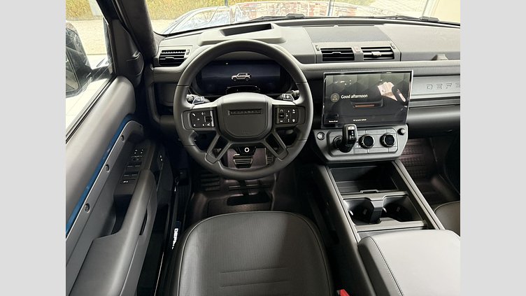 2026 Novo vozilo Land Rover Defender 110 Sargasso Blue P635 Petrol V8 Mild Hybrid OCTA