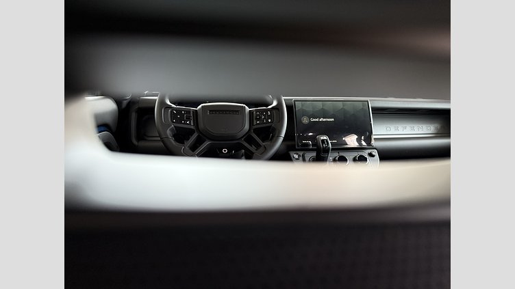 2026 Novo vozilo Land Rover Defender 110 Sargasso Blue P635 Petrol V8 Mild Hybrid OCTA