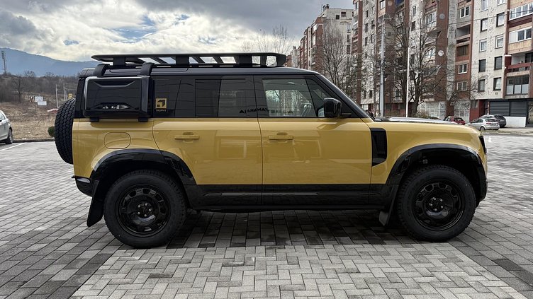 2026 Novo vozilo Land Rover Defender 110 Deep Sandglow Yellow D350 Mild-Hybrid-Diesel Trophy Edition in Deep Sandglow Yellow