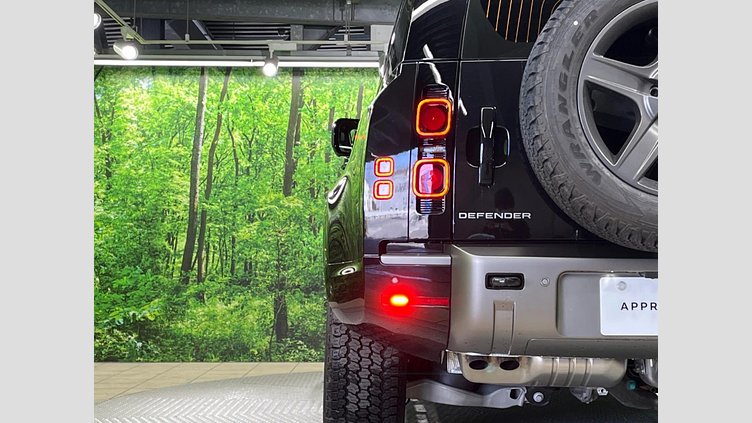 2024 認定中古車 Land Rover Defender 110 サントリーニブラック D350 ディーゼルマイルドハイブリッド X-Dynamic SE