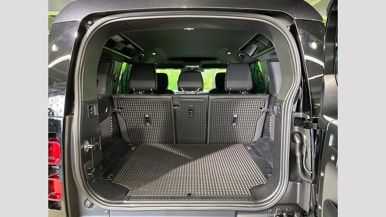 2024 認定中古車 Land Rover Defender 110 サントリーニブラック D350 ディーゼルマイルドハイブリッド X-Dynamic SE