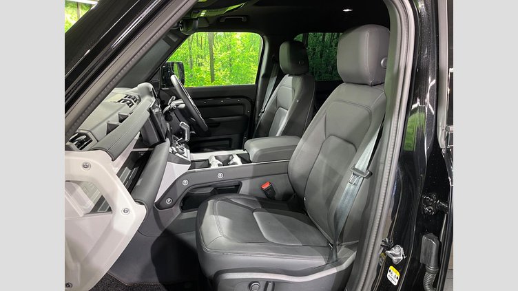 2024 認定中古車 Land Rover Defender 110 サントリーニブラック D350 ディーゼルマイルドハイブリッド X-Dynamic SE