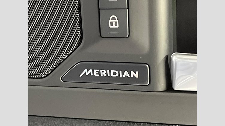 2024 認定中古車 Land Rover Defender 110 サントリーニブラック D350 ディーゼルマイルドハイブリッド X-Dynamic SE