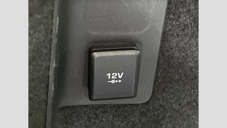 2018 認定中古車 Jaguar E-Pace サントリーニ ブラック D180 オートマチック全輪駆動 Standard