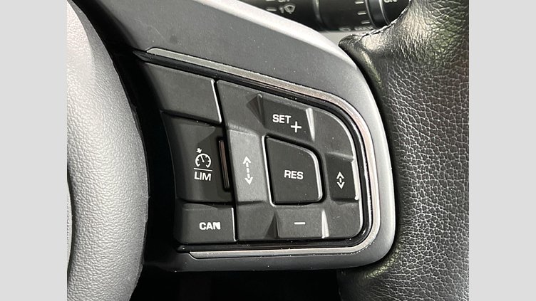 2018 認定中古車 Jaguar E-Pace サントリーニ ブラック D180 オートマチック全輪駆動 Standard