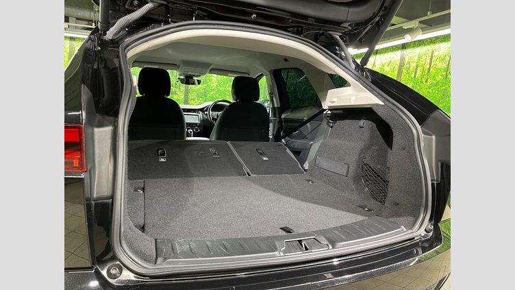 2018 認定中古車 Jaguar E-Pace サントリーニ ブラック D180 オートマチック全輪駆動 Standard