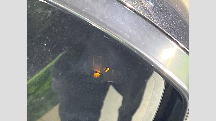 2018 認定中古車 Jaguar E-Pace サントリーニ ブラック D180 オートマチック全輪駆動 Standard