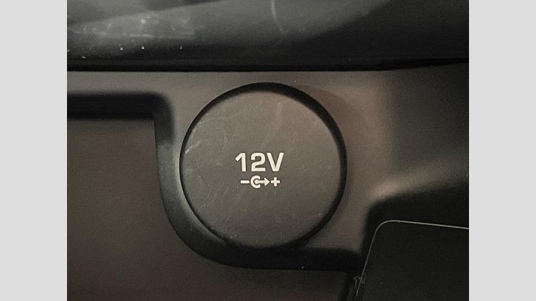 2018 認定中古車 Jaguar E-Pace サントリーニ ブラック D180 オートマチック全輪駆動 Standard