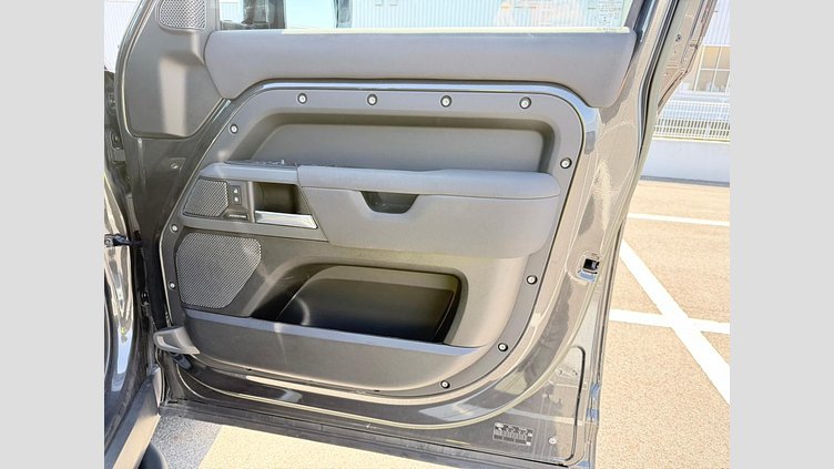 2022 認定中古車 Land Rover Defender 110 カルパチアングレイ D300 AWD（AT） X-DYNAMIC HSE