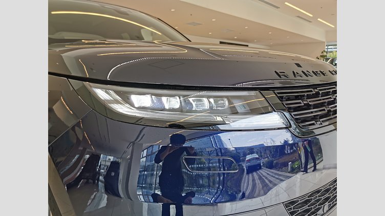 2023 認定中古車 Land Rover Range Rover Sport ポルトフィーノブルー 3.0リッター6気筒300PSターボチャージドディーゼルMHEV（オートマチック） DYNAMIC SE