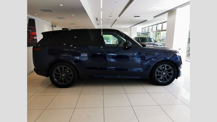 2023 認定中古車 Land Rover Range Rover Sport ポルトフィーノブルー 3.0リッター6気筒300PSターボチャージドディーゼルMHEV（オートマチック） DYNAMIC SE