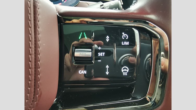 2023 認定中古車 Land Rover Range Rover Sport ポルトフィーノブルー 3.0リッター6気筒300PSターボチャージドディーゼルMHEV（オートマチック） DYNAMIC SE