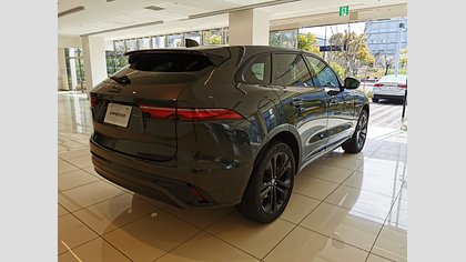 F-Pace 13