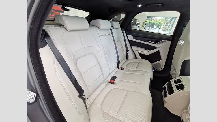 2023 認定中古車 Jaguar F-Pace カルパチアングレイ P400e AWD AUTOMATIC PHEV R-DYNAMIC HSE