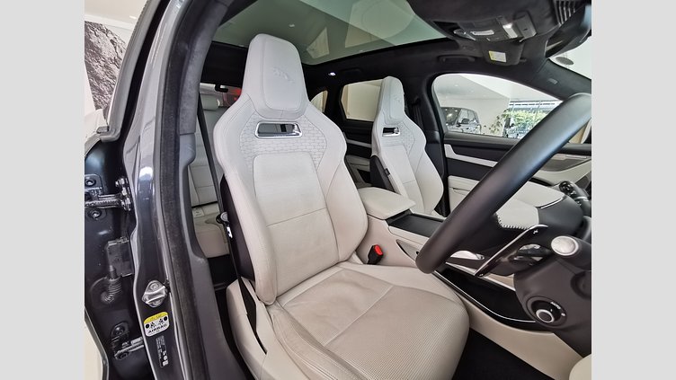 2023 認定中古車 Jaguar F-Pace カルパチアングレイ P400e AWD AUTOMATIC PHEV R-DYNAMIC HSE