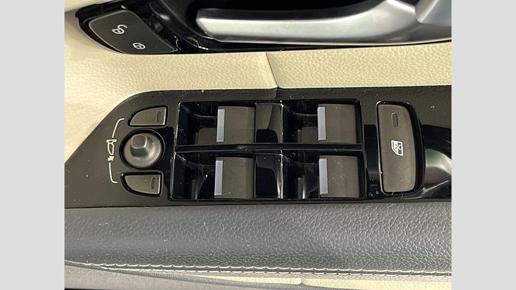 2016 認定中古車 Land Rover Range Rover Evoque Loire Blue 2.0 litre Si4 Petrol ＳＥプラス