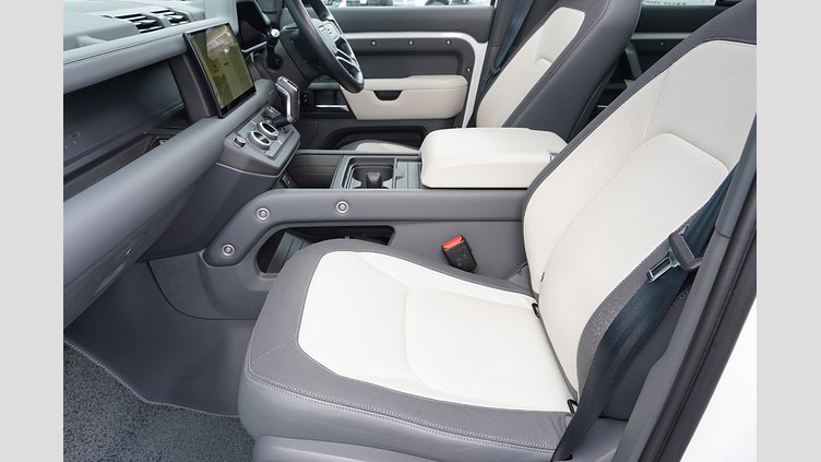 2022 認定中古車 Land Rover Defender 110 フジホワイト D300 AWD（AT） X-DYNAMIC HSE