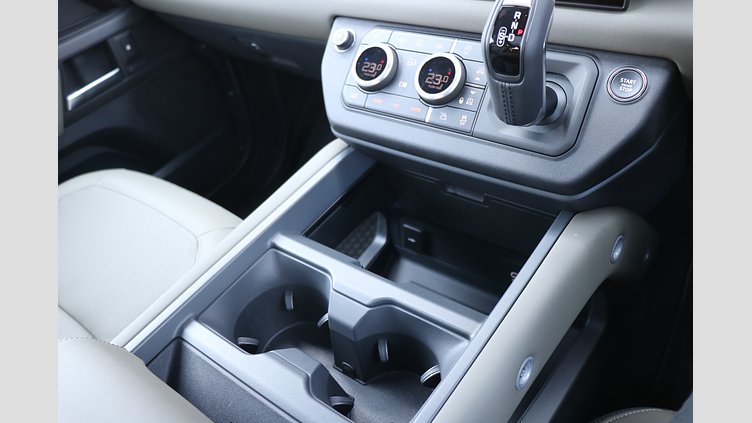 2025 認定中古車 Land Rover Defender 90 パンゲアグリーン D350 ディーゼルマイルドハイブリッド X-Dynamic HSE