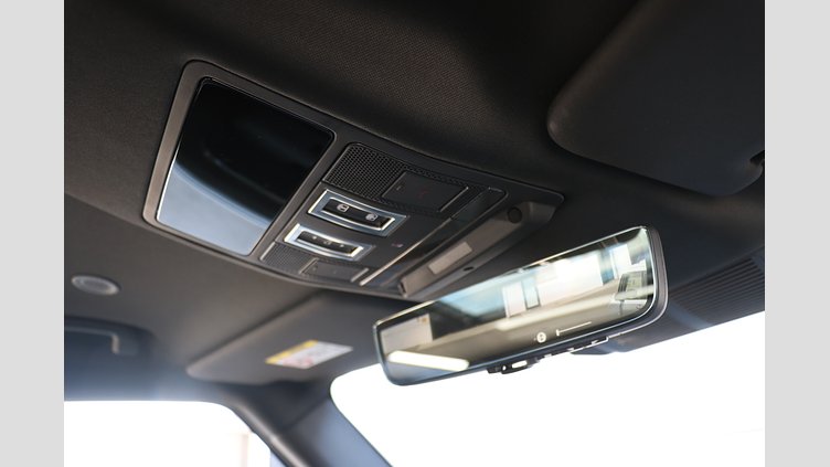 2025 認定中古車 Land Rover Defender 90 パンゲアグリーン D350 ディーゼルマイルドハイブリッド X-Dynamic HSE