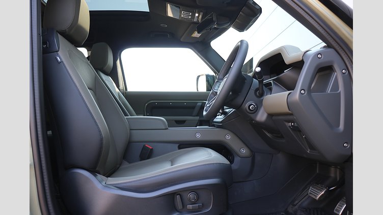 2025 認定中古車 Land Rover Defender 90 パンゲアグリーン D350 ディーゼルマイルドハイブリッド X-Dynamic HSE