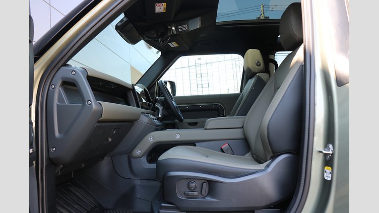 2025 認定中古車 Land Rover Defender 90 パンゲアグリーン D350 ディーゼルマイルドハイブリッド X-Dynamic HSE